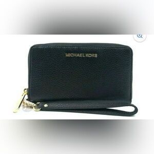 Michael Kors Jet Set Multifunction Phone Case